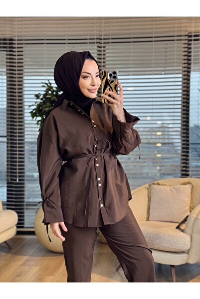 ALANURMODA 22678 Metal Button Suit with Lace-Up Sleeves, Brown