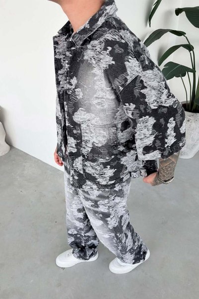 HAFKA Jachetă neagră din denim, croială boxy, cu aspect spălăcit