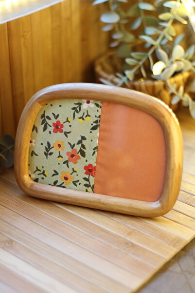 zigzagdikiş patchwork kırkyama kumaş fonlu dekoratif ahşap oval fotoğraf çerç...