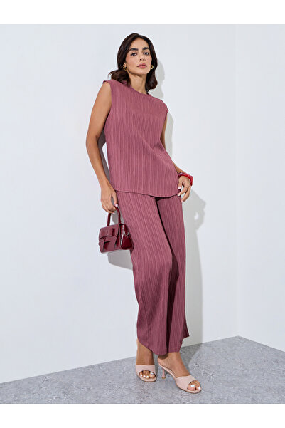 Amirah By Styli Burgundy Textured Sleeveless Top And Pants Modest Set