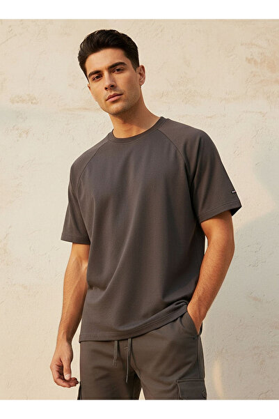 Love Pangolin Raglan Sleeves Oversized T-shirt