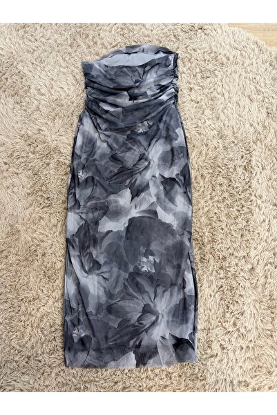 AGYMNX Backless bodycon dress.