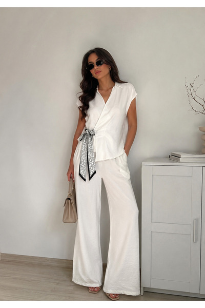 Pretty Summer set with scarf consisting of shirt and pants