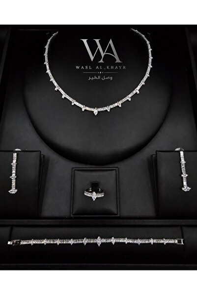 WASL ALKHAIR طقم مجوهرات من الزركون الفاخر بتصميم هندسي متدلٍ – عقد وأقراط وخ...