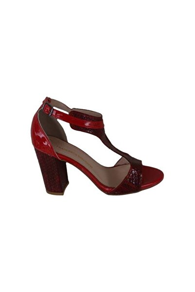 OEM Sanda tinereasca de culoare rosie, lucioasa, cu toc stabil, inalt