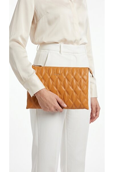 Nine West Women's Portfolio Bag Quilted Patterned Zippered Wrist Strap Tan Co...