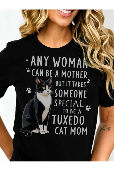 Generic Brand تي شيرت نسائي بطباعة "Tuxedo Cat Mom Quote with Paw Prints"، بر...
