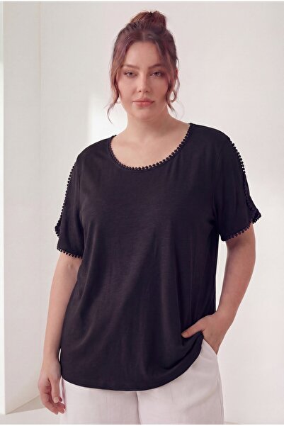 RMG Γυναικείο μπλουζάκι μεγάλου μεγέθους με κορδόνια στο γιακά και στις μανίκ...