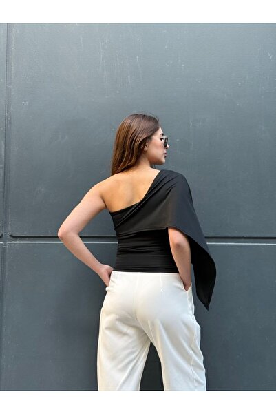 ÇEÇİM Γυναικεία μπλούζα με έναν ώμο και λεπτομέρεια βολάν, κομψή και στυλάτη