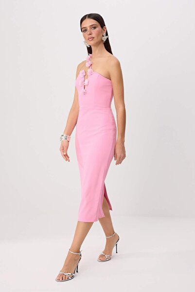 Trendyol Collection Rochie midi țesută Finike cu aplicații florale roz TPRSS2...