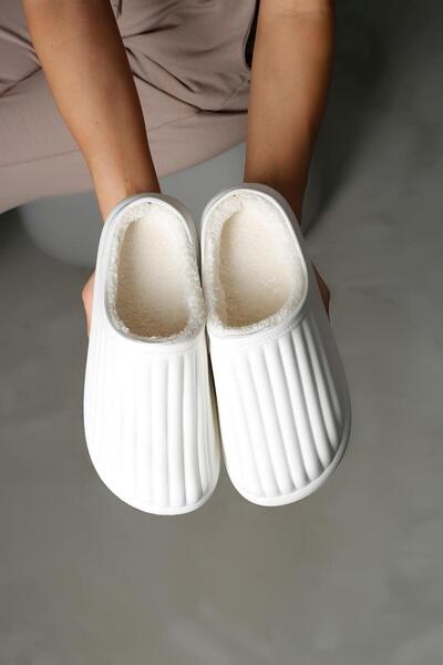 Beyond Unisex Λευκές Παντόφλες Εσωτερικά Μαλακές Γούνινες Αδιάβροχες Χειμεριν...