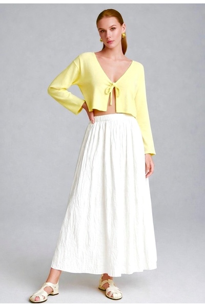 Kahra Collection Οπτικά λευκή φούστα από ύφασμα βουάλ με μακριά επένδυση και ...