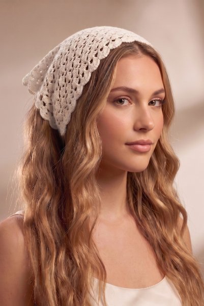 Auragul Swan Detailed Hand Knitted Bandana