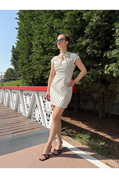 Madame Simerdo Butik Bağcıklı Puantiye Desenli Kısa Elbise