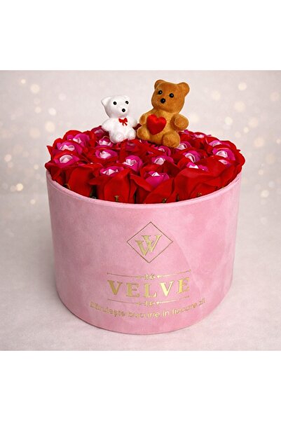 velve Aranjament floral „Sweet Duo Love”, 25 trandafiri de sapun cu mini ursu...