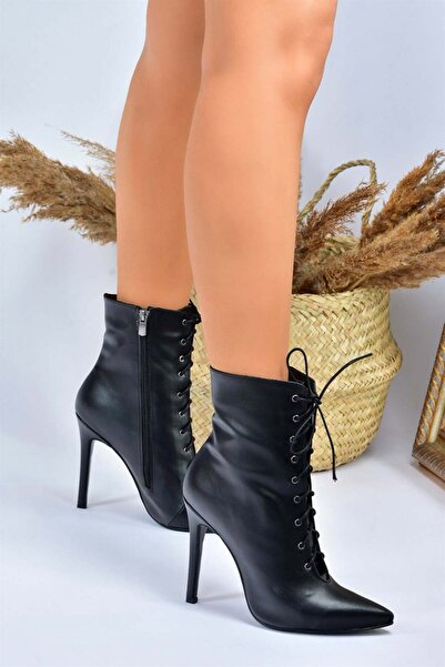 Fox Shoes Fekete vékony magassarkú női csizma L372493509