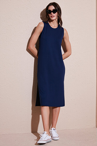 Lela Regular Fit Bisiklet Yaka Yırtmaç Detaylı Basic Midi Elbise ELBİSE 5866160