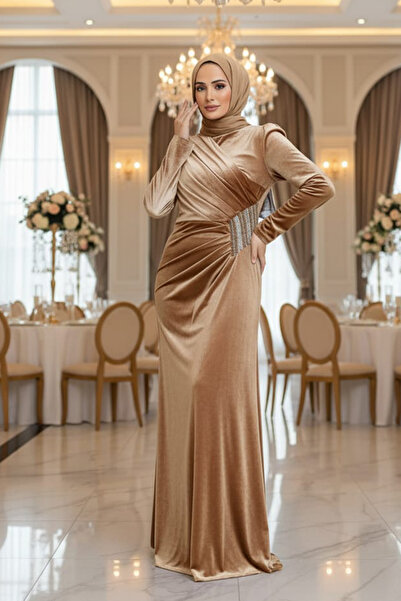 Neva Style Rochie din catifea cu detaliu drapeat Biscuit Hijab 36891BS