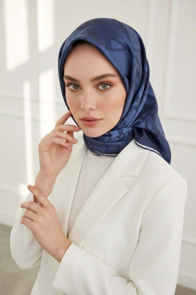Vissona 100% Twill İpek Çiçek Desenli Lacivert Renkli 90x90 Dikim Şekli : El ...