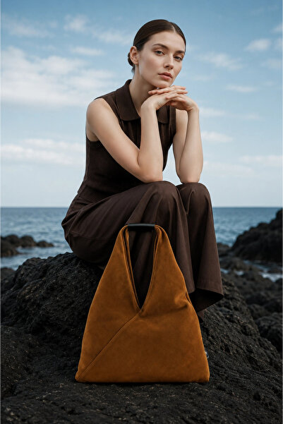 BUENO Tan Suede Women's Shoulder Bag 01Wbs7365