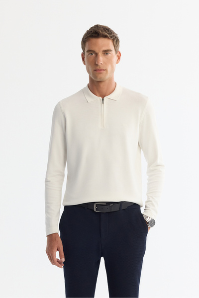 Avva Men's Ecru Zippered Polo Collar Rayon Non-Pilling Regular Fit Knitwear S...