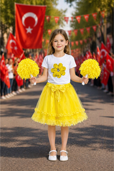 HER ŞEY NOTA www.herseynota.com Set fustă galbenă pentru fete cu tricou cu im...