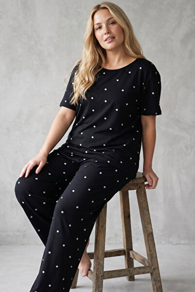 Siyah İnci μαύρο με ΛΕΥΚΑ ΣΧΕΔΙΑ ΠΟΥΑΝ Πλεκτό Σετ Πιτζάμες Υπερμεγέθους 7614