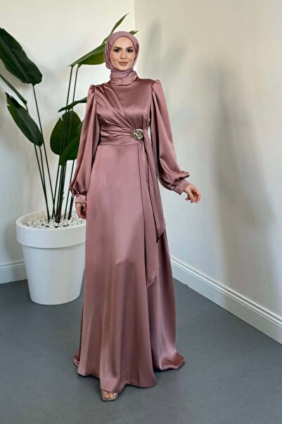 MERVEN AKYÜZ Crimson Rose Yandan Tokalı Saten Abiye Gül Kurusu