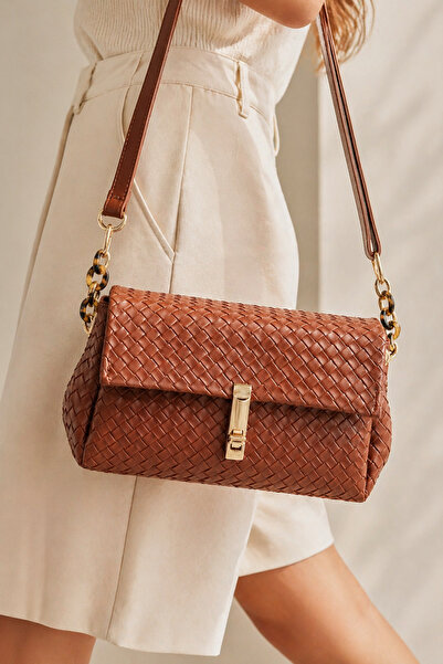 Moda Lime Γυναικεία τσάντα ώμου Taba με κομψό υφαντό σχέδιο και λουράκι αλυσί...