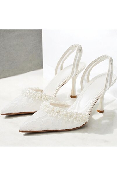 runa shoes Παπούτσια με τακούνι, διακοσμημένα με πέτρες και δαντέλα