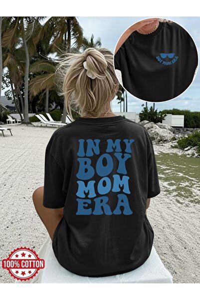 AEMİ Unisex majica sa širokim izrezom i printom iz ere "boy mom"
