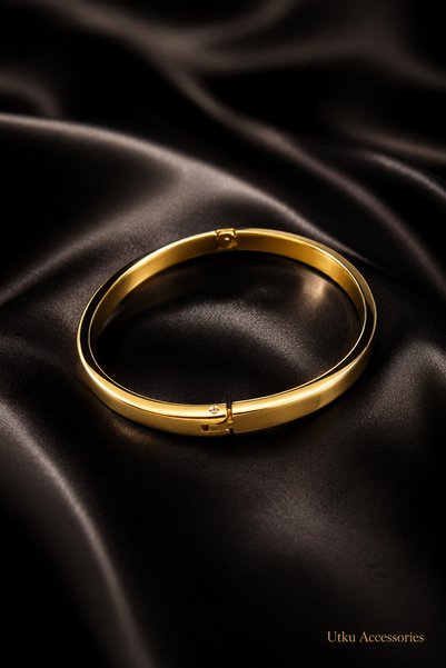 utkuergin Xuping Clasped Flat Bracelet