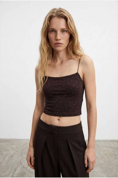 B&Y COLECTION قميص قصير بتفاصيل حجرية وحزام من الخيوط