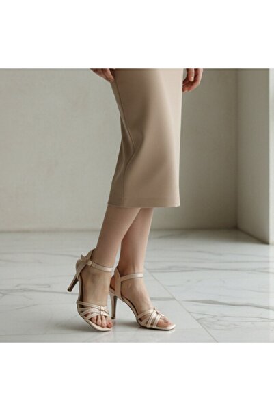 OEM Elegant heeled Sandals for women, lightweight and breathable summer Sanda...