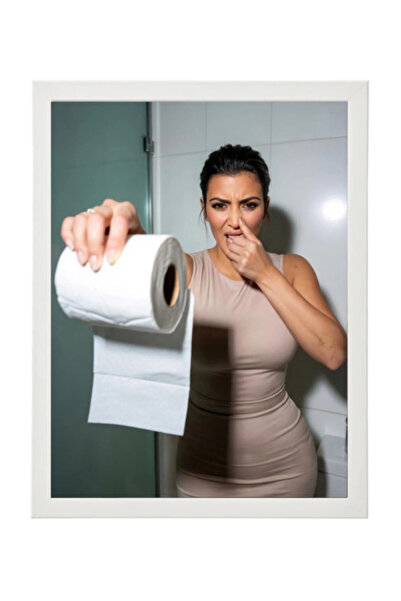 Boomah Accessories Kim Kardashian Funny Bathroom Framed Poster 30x40 cm – Toi...