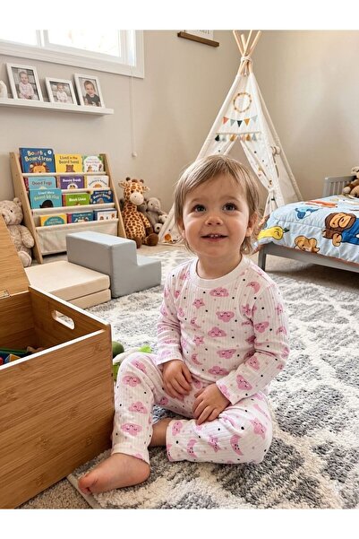 anne dokunuşu gibi KUZUM BEBE %100 Pamuklu Desenli Milano Bebek ve Çocuk Pijama Takımı Not:Bir beden büyük tercih ediniz.