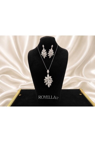 ROYELLA Zirkon taşli rodyum kaplama kolye küpe yüzük şik setimiz