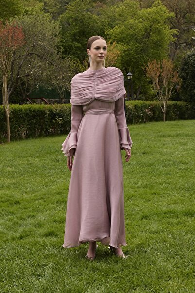 Birgül Bektaş Dusty Rose Lilium Evening Dress with a Portable Cape