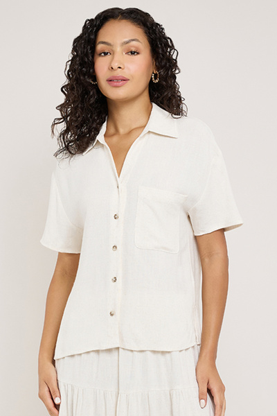 R&B Textured Shirt with Spread Collar and Short 3/4 Sleeves