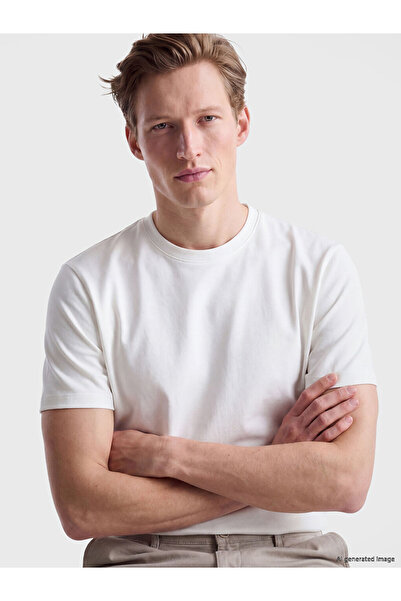 LC Waikiki Esvab • Modern & Distinctive Relaxed Fit Basic Dry Touch T-Shirt