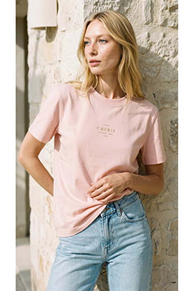 Amia&Co. Tricou de damă cu decolteu tip crew, imprimat Chérie, roz pudră