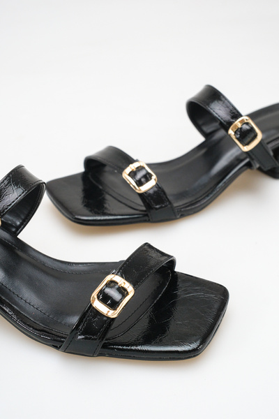 CalzatureM Black Metallic Buckle Two-Strap Square Toe Mid-Heel Stylish Slippers