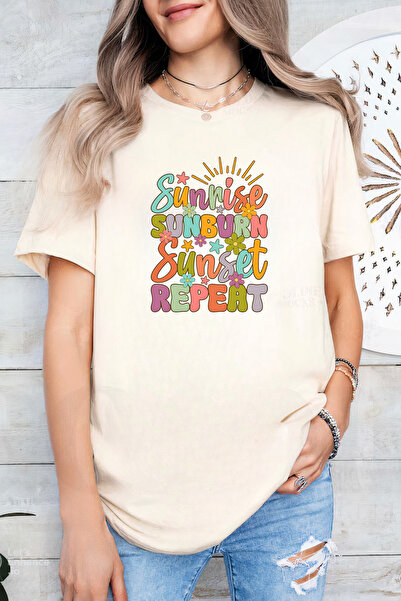 Sarah's Boutique Women's T-shirt – 100% cotton – Sunrise Repeat