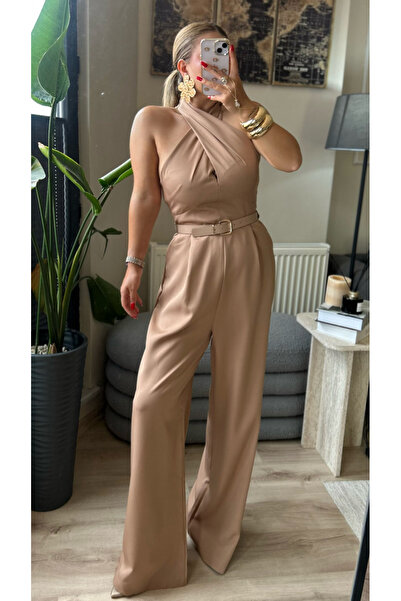 SMGBUTİK Çapraz Boyun Detaylı Kemerli camel rengi Tulum