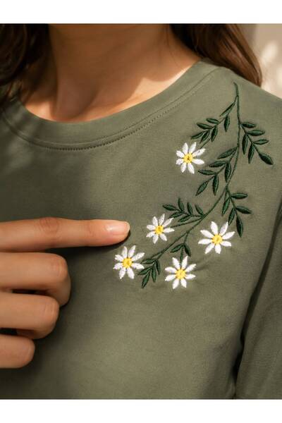 yubistitch Tshirt Embroidered Flower 6--Green