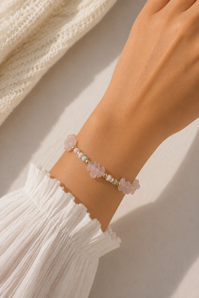 MakeWell Natural Sea Shell Beaded Bracelet – Adjustable Women's Bracelet with...