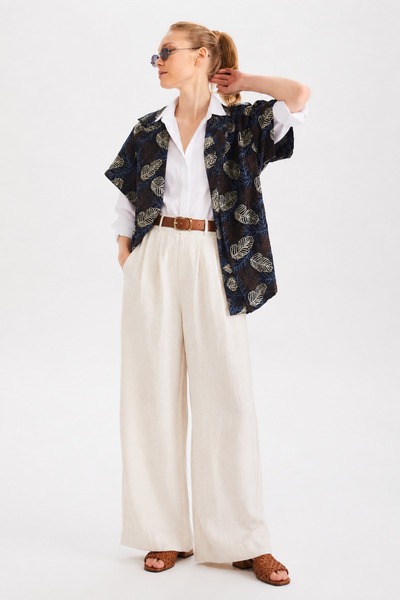By Yaren Yazıcı Jachetă kimono din bumbac cu broderie botanică și curea pentr...
