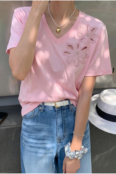 FEMELLE Pink 100% Cotton T-Shirt with V-Neck and Beading Embroidery