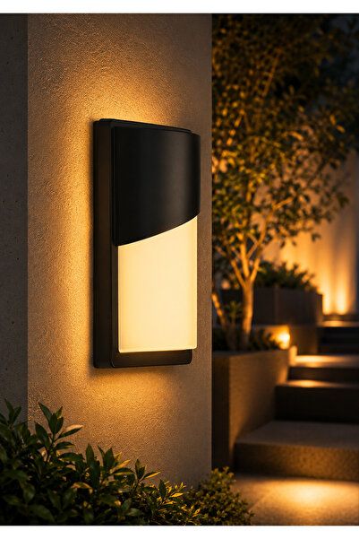 Grecia Black Gate Spotlight, Yellow Light Color, 24W Strips