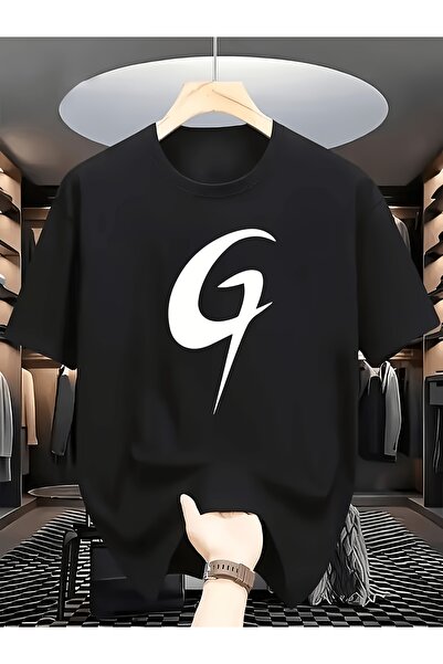 NOURAM تي شيرت أبيض بأكمام قصيرة مطبوع عليه حرف 'G' بشكل فني: قطعة أزياء عصري...